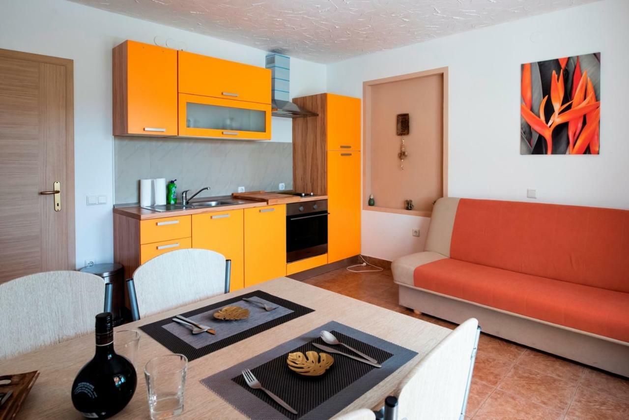 Lavanda Apartments&Studios Pinezići Eksteriør bilde