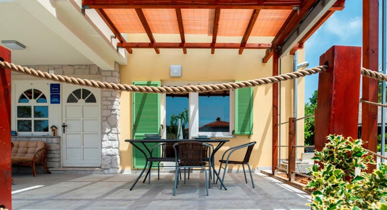 Lavanda Apartments&Studios Pinezići Eksteriør bilde