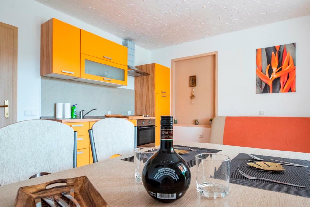 Lavanda Apartments&Studios Pinezići Eksteriør bilde
