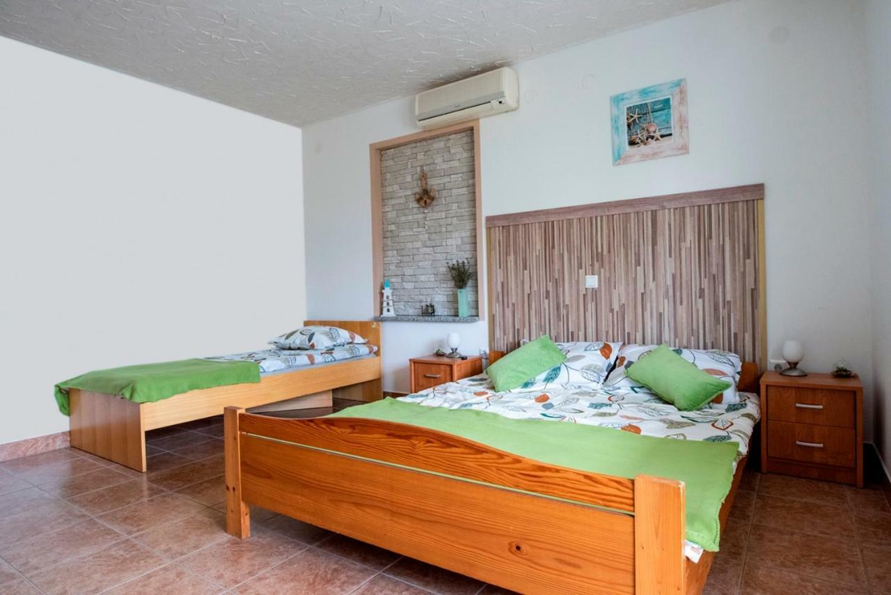 Lavanda Apartments&Studios Pinezići Eksteriør bilde