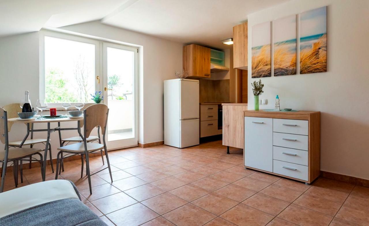 Lavanda Apartments&Studios Pinezići Eksteriør bilde