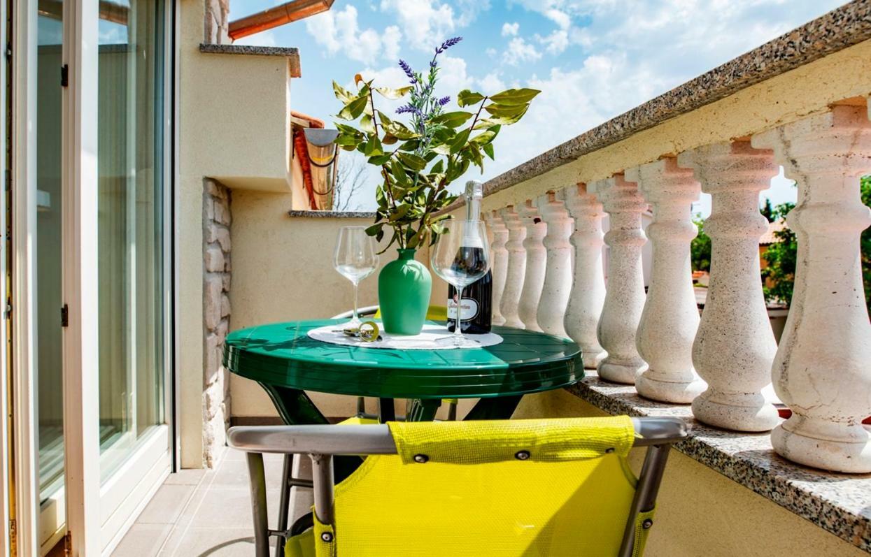 Lavanda Apartments&Studios Pinezići Eksteriør bilde